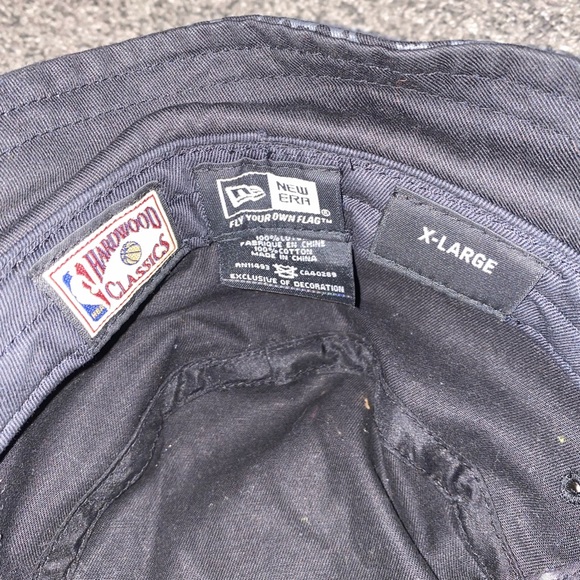 Bulls New Era Bucket Hat - Picture 3 of 3